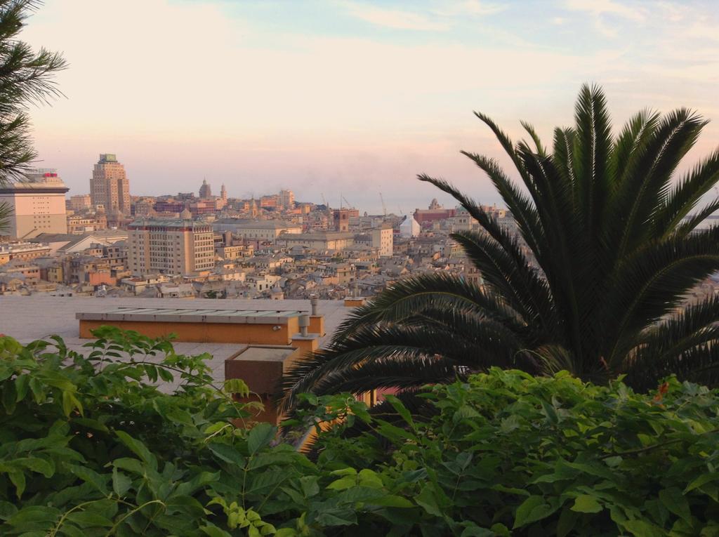 Appartamento In Centro Zona Fiera,Davanti Al Galliera Genoa Ngoại thất bức ảnh
