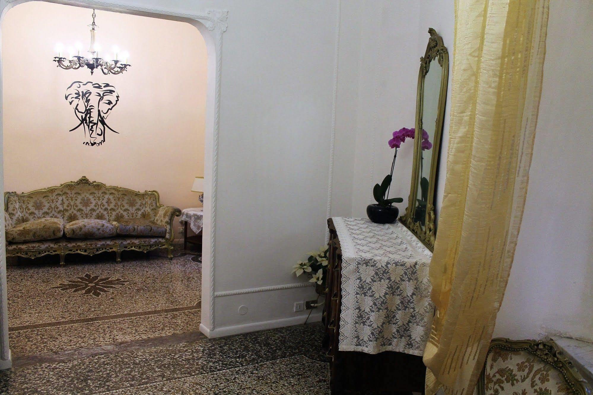 Appartamento In Centro Zona Fiera,Davanti Al Galliera Genoa Ngoại thất bức ảnh
