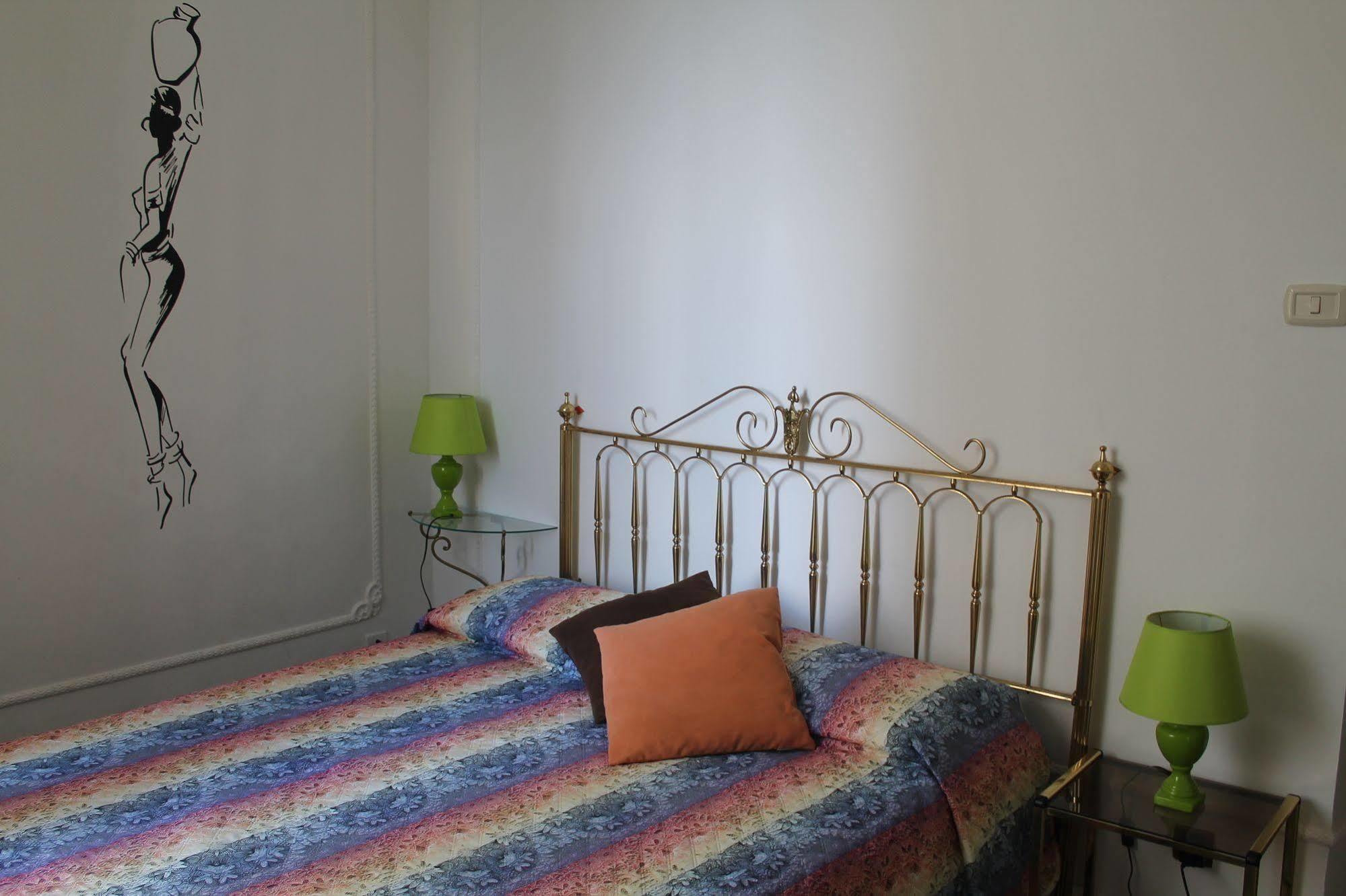Appartamento In Centro Zona Fiera,Davanti Al Galliera Genoa Ngoại thất bức ảnh