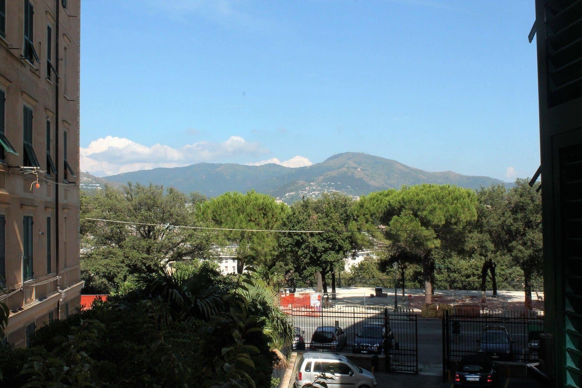 Appartamento In Centro Zona Fiera,Davanti Al Galliera Genoa Ngoại thất bức ảnh