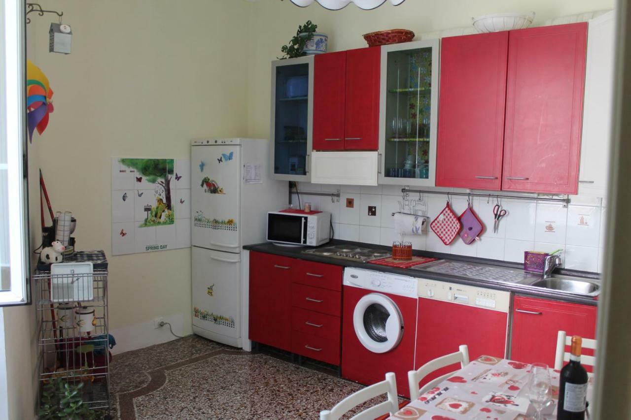 Appartamento In Centro Zona Fiera,Davanti Al Galliera Genoa Ngoại thất bức ảnh