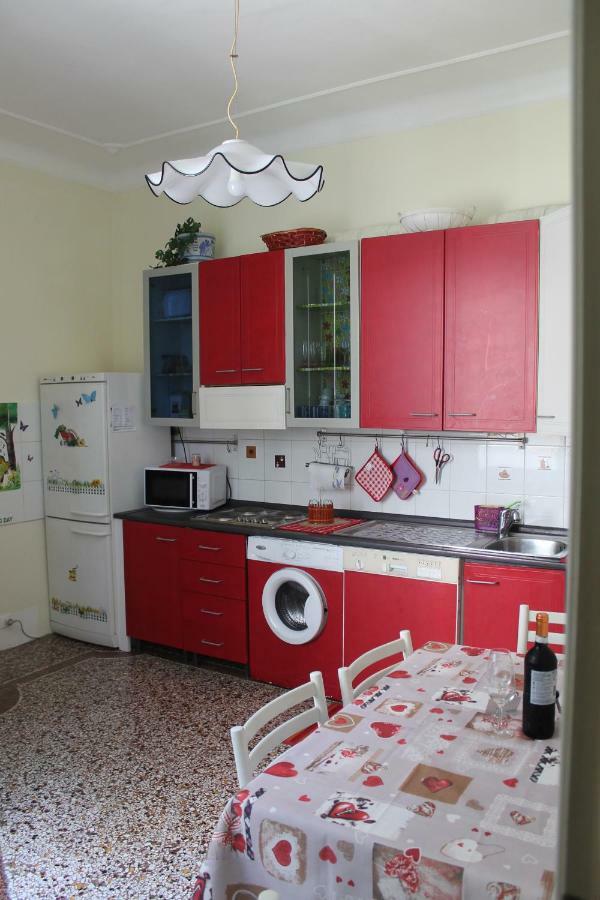 Appartamento In Centro Zona Fiera,Davanti Al Galliera Genoa Ngoại thất bức ảnh