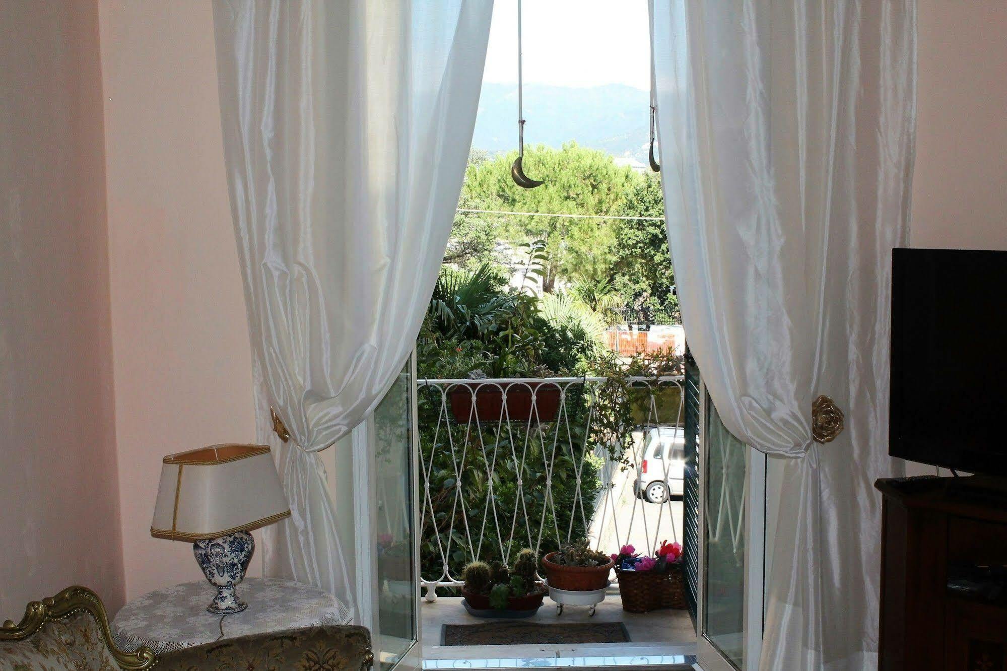 Appartamento In Centro Zona Fiera,Davanti Al Galliera Genoa Ngoại thất bức ảnh